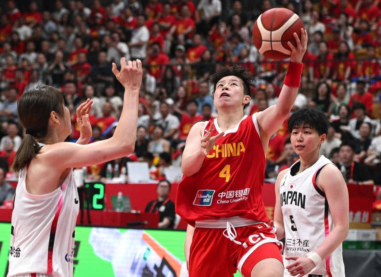 国内赛事中,球员们展现出色表现 国内赛事中,球员们展现出色表现