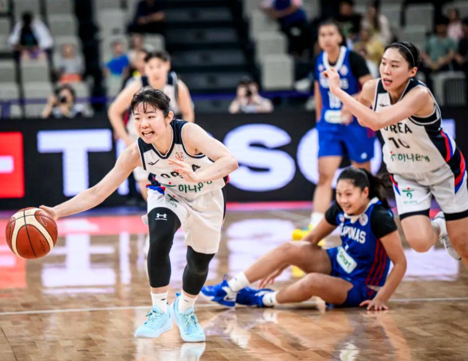 赛场上的精彩表现：韩国球队大获全胜