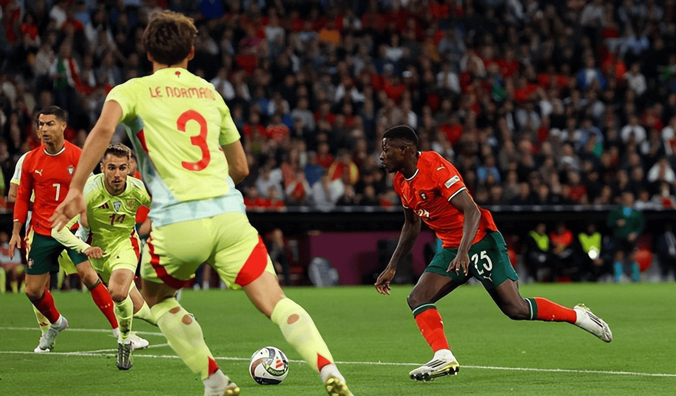 欧国联比赛现场爆发冲突,裁判难以调停 欧国联比赛现场爆发冲突,裁判难以调停