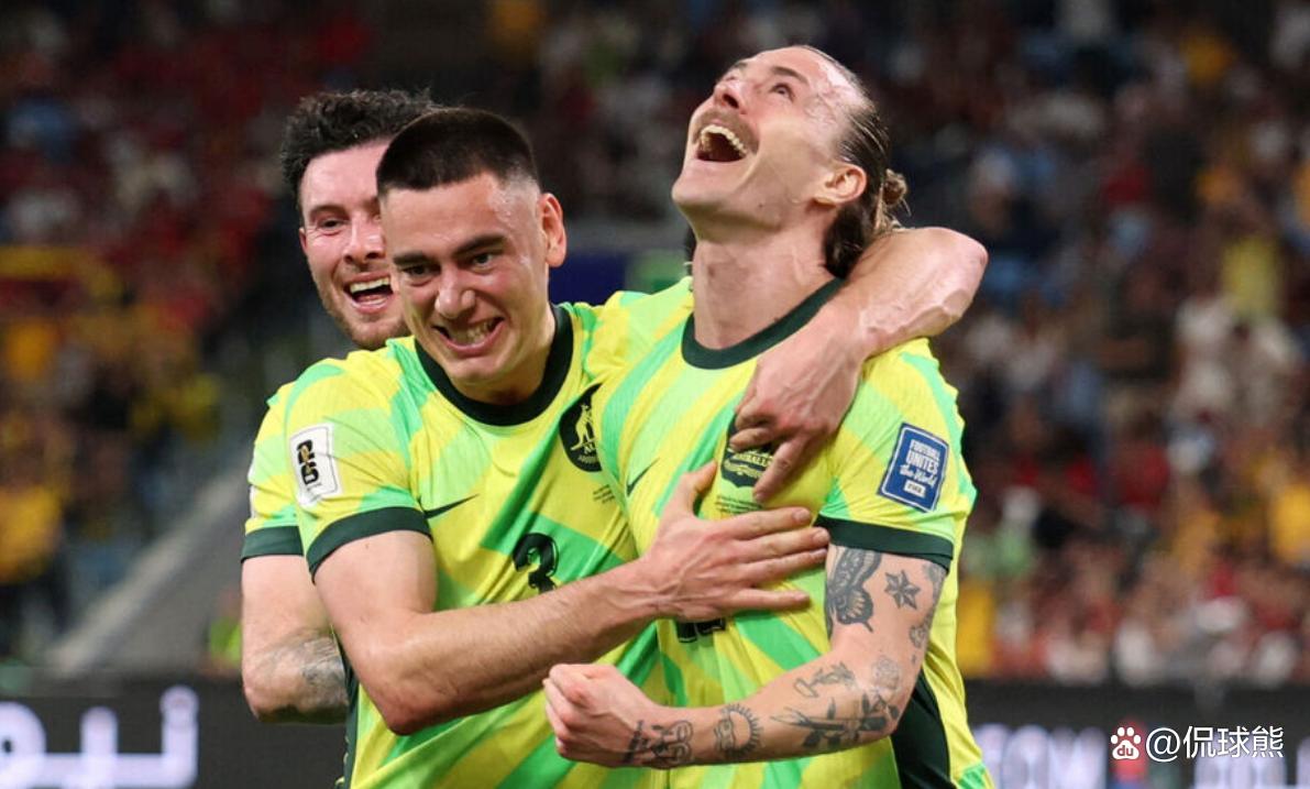 od体育网页版-世界足坛关键比赛上演一场精彩对决，球员斗志昂扬