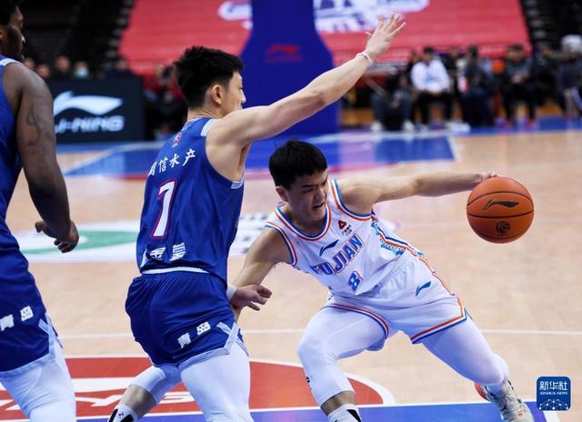 od体育活动-紧张激烈的比赛，CBA赛场掀起热潮