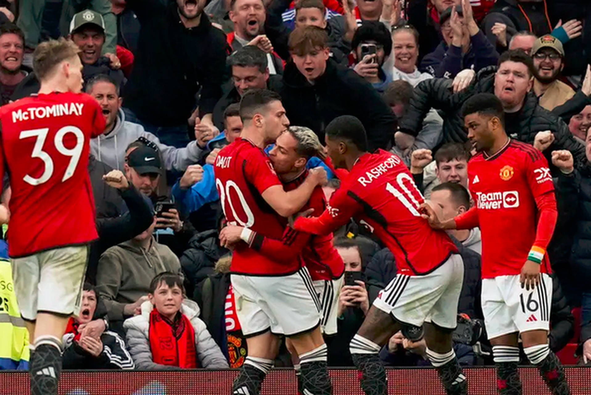 od体育app下载-包含球队阵容再度大换血引发球迷猜测的词条