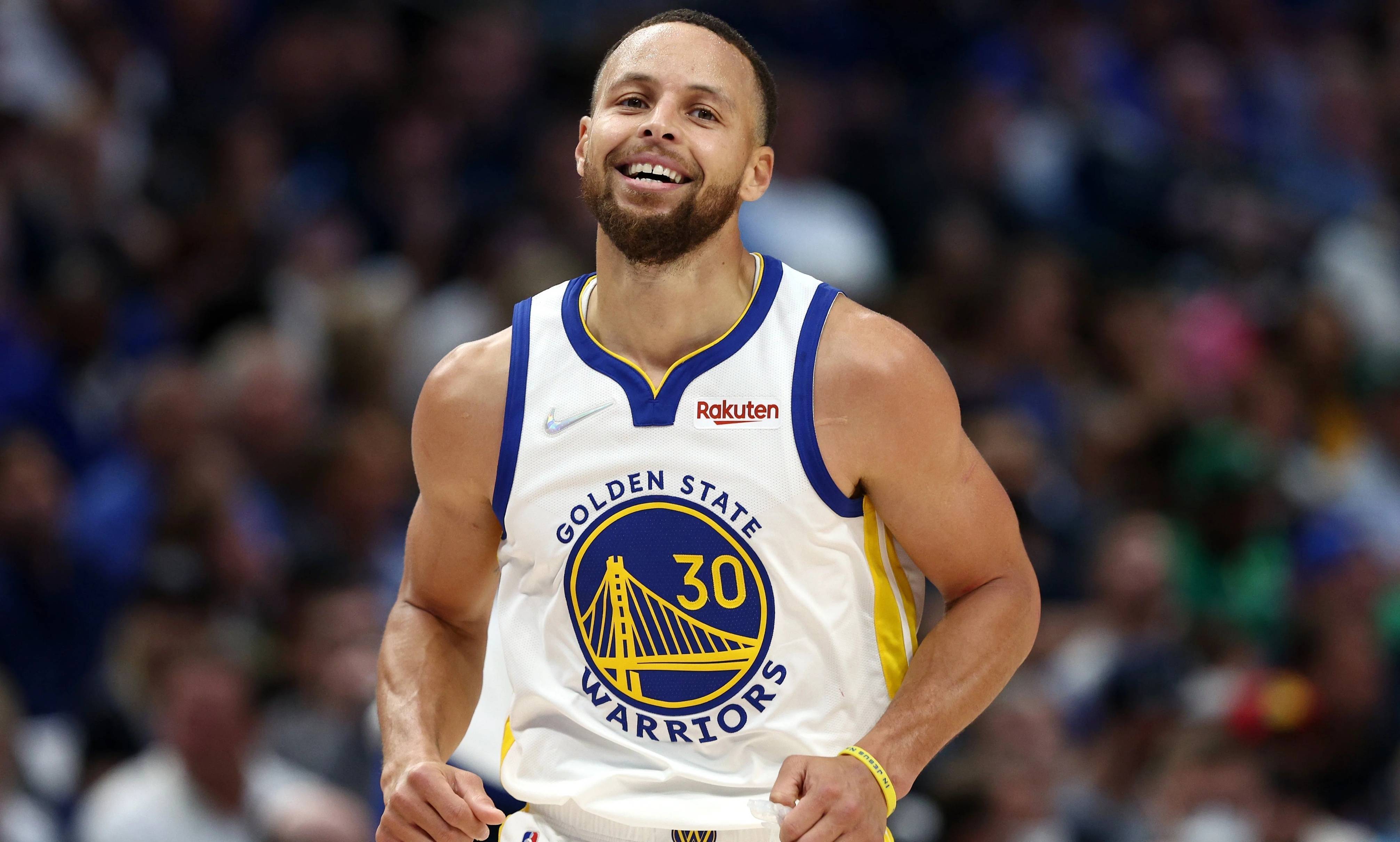 勇士主场胜掘金,取得赛点优势 勇士主场胜掘金,取得赛点优势