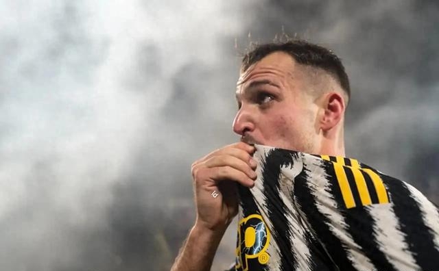 尤文图斯中场选手伤停,球队备战 尤文图斯中场选手伤停,球队备战