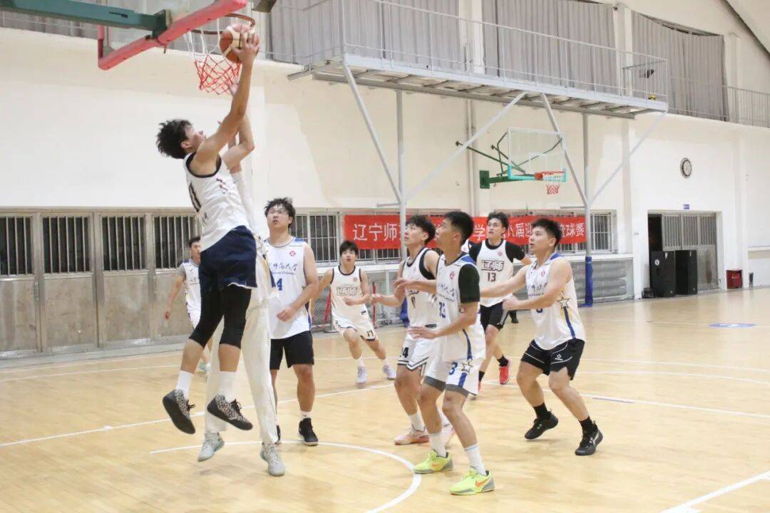 体育健儿飒爽出场,篮球赛场上的精彩瞬间 体育健儿飒爽出场,篮球赛场上的精彩瞬间